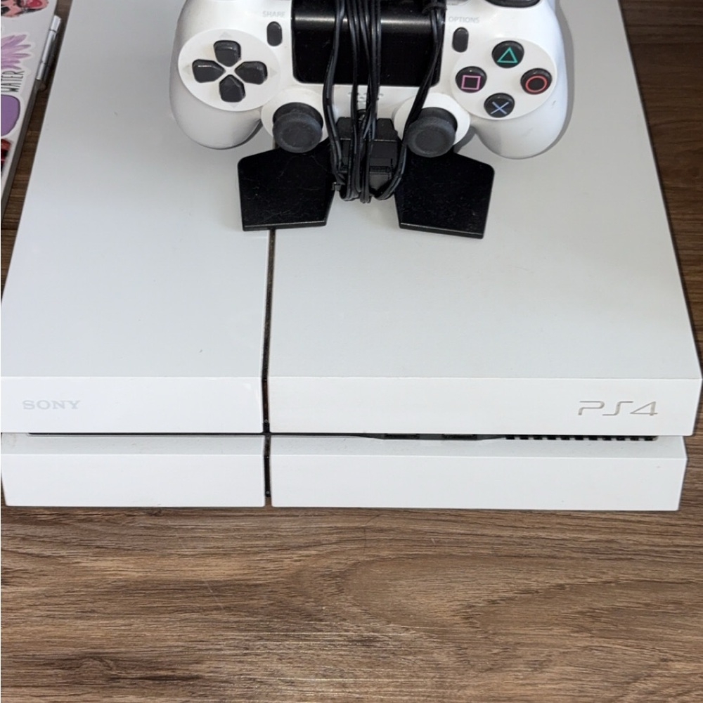 Sony PS4 Console White